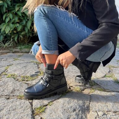 Coturno Feminino Couro Cano Curto Tiras - Preto