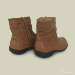 Bota Couro Cano Curto Rasteira - Caramelo - Imagem 2