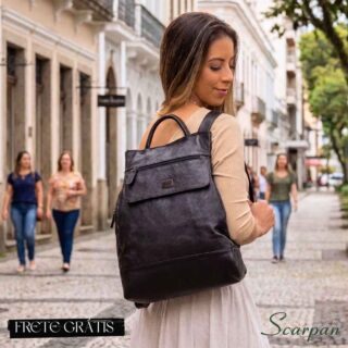 Mochila de Couro Feminina Jade - Preta