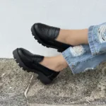 Mocassim Tratorado de Couro Preto - Imagem 2
