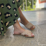 Rasteira de Couro com Strass Rose - 143 - Imagem 2