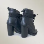 Bota Feminina de Couro Preto - 2210 - Imagem 4