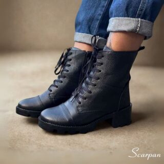 Os Coturnos Femininos de Couro estão entre os calçados mais versáteis e modernos do mercado. Além disso, eles oferecem uma ampla variedade de modelos, o que significa que, com toda certeza, existe um que combina perfeitamente com o seu estilo. Seja qual for a ocasião, os coturnos são uma escolha cheia de personalidade.