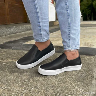 Tênis Slip On Feminino de Couro