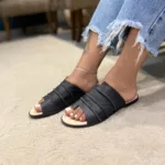 Sandália Rasteira de Couro Preta - 172.118 - Imagem 2