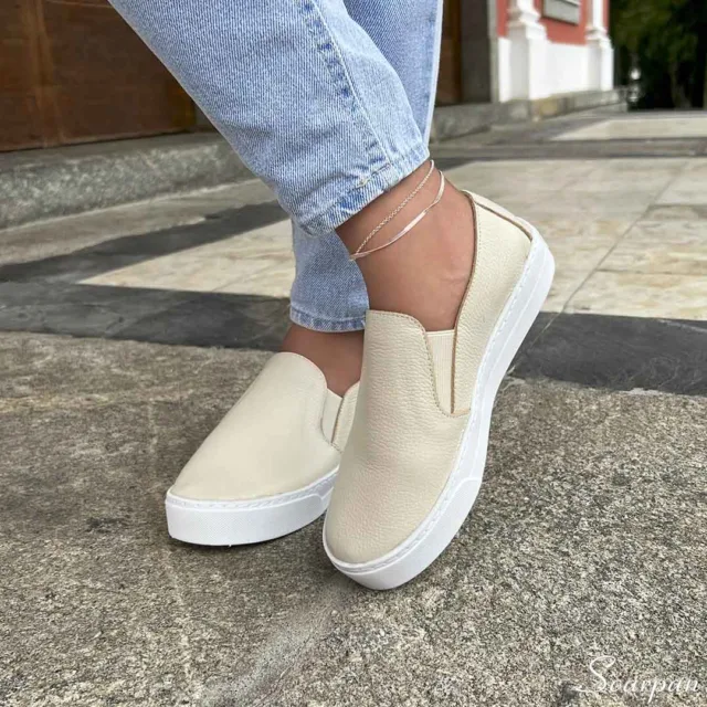 Tênis Slip On Feminino de Couro