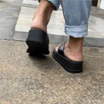 Chinelo Flat Form em Couro Preto - 177.136 - Imagem 4