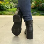 Bota Feminina de Couro Com Salto Preta - LB931 - Imagem 3