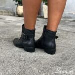Bota Feminina de Couro Salto Baixo Preta - DR944 - Imagem 2