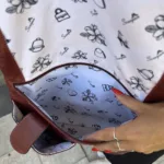 Bolsa Transversal Feminina de Couro Stela - Vinho - Imagem 4