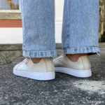 Tênis Casual Feminino de Couro Off 181.138 - Imagem 2