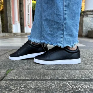 Tênis Feminino em Couro Preto - 181.143