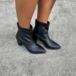 Bota Feminina Bico Fino Preta - 179.137 - Imagem 3