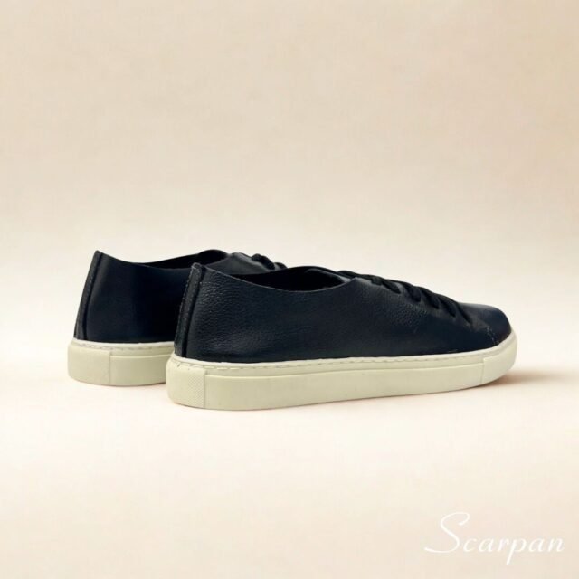 Tênis Casual Feminino em Couro. Referência: Mia Material Cabedal: Couro Legítimo Material Forro: Sem Forro Solado em TR Gênero: Feminino Altura do Solado 2 cm Peso: 700 g