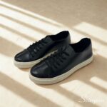 Tênis Casual Feminino em Couro. Referência: Mia Material Cabedal: Couro Legítimo Material Forro: Sem Forro Solado em TR Gênero: Feminino Altura do Solado 2 cm Peso: 700 g