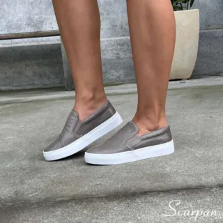 Tênis Slip On Feminino "COM  Forro" de Couro Cinza - 6072