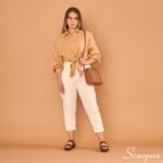 A Sandália de Couro Tratorada é um calçado certamente indispensável. Uma sandália que nasceu com o DNA da Scarapan, em resumo, muito conforto. Por causa do seu estilo arrojado de sola o modelo está entre os mais preferidos da mulher moderna.