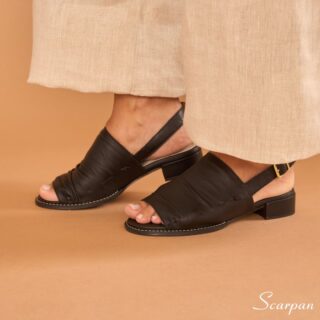 A sandália de couro feminina Salto Baixo avarca alia beleza, bem-estar e benefícios para a saúde.