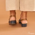 A sandália de couro feminina Salto Baixo 3 cm avarca alia beleza, bem-estar e benefícios para a saúde.