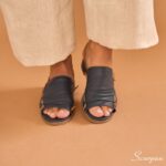 A sandália de couro feminina Salto Baixo 3 cm avarca alia beleza, bem-estar e benefícios para a saúde.