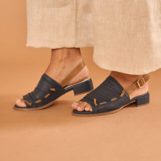 A sandália de couro feminina Salto Baixo 3 cm avarca alia beleza, bem-estar e benefícios para a saúde.