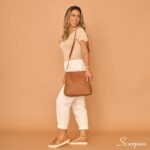 Bolsa de Couro Transversal Feminina Ava - Caramelo - Imagem 2