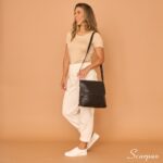 Bolsa de Couro Transversal Feminina Ava - Preta - Imagem 2