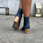 Bota Feminina Bico Fino Azul Marinho em Couro - 179.137 - Imagem 2