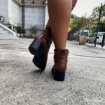 Bota Feminina de Couro Salto Bloco Whisky - LB 1113. - Imagem 3