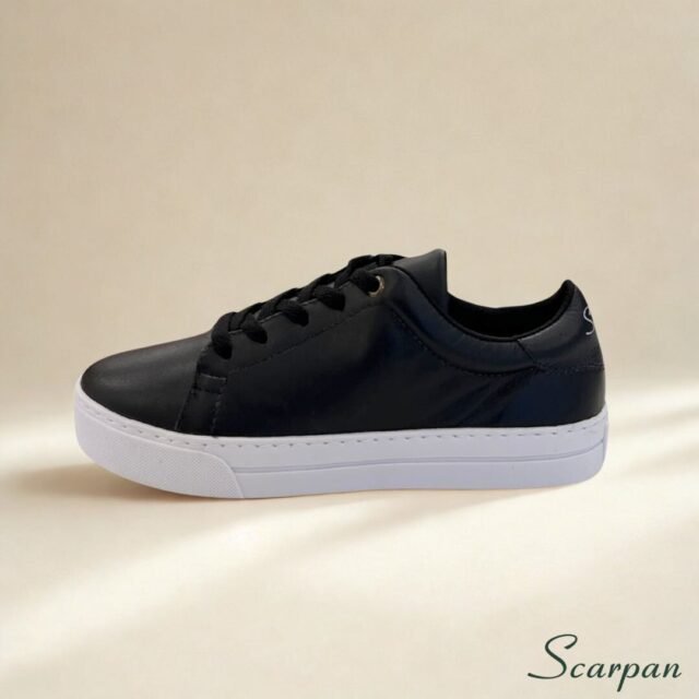 O tênis feminino de couro da Scarpan foi cuidadosamente desenvolvido para unir beleza e conforto em cada detalhe. Produzido com couro legítimo super macio, esse modelo oferece um ajuste perfeito aos pés, graças ao seu cabedal com amarração. A palmilha anatômica proporciona conforto prolongado, enquanto o solado leve, flexível e antiderrapante garante segurança ao caminhar, mesmo em pisos escorregadios.