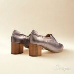 Oxford em Couro com Elástico e Salto Bloco 106.174 Prata Velha - Imagem 8