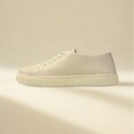 Tênis casuais super macio em Couro. Um modelo super casual e muito confortável que pode ser usado em diversas ocasiões Referência: Mia Material Cabedal: Couro Legítimo Material Forro: Têxtil Gênero: Feminino Altura do Solado 2 cm Peso: 700 g