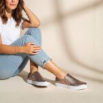 Tênis Slip On de Couro Prata Velha - 153.092 - Imagem 2