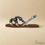 Sandália Rasteira Slide Couro Prata com Apliques Metálicos Ônix e Dourado Scarpan