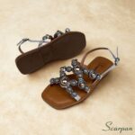 Sandália Rasteira Slide Couro Prata com Apliques Metálicos Ônix e Dourado Scarpan