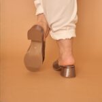 Sandália Tamanco Feminina em Couro 145.159 - Prata Velha - Imagem 4