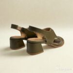 Sandália Feminina de Couro Salto Bloco 5,5 cm Verde Fechamento com elástico