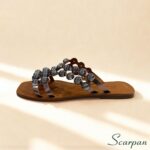 Sandália Feminina Rasteira em Couro Ônix com aplicações brilhantes da Scarpan