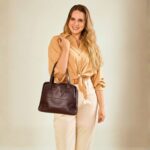 Bolsa Feminina de Couro Legítimo com Divisórias Cibeli - Pinhão - Imagem 2