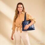 Bolsa Feminina de Couro Legítimo com Divisórias Cibeli - Marinho - Imagem 2