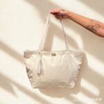 Bolsa Sacola de Couro Feminina Isabel  - Off White - Imagem 2
