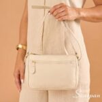 Bolsa Feminina Transversal de Couro Yasmin  - Off - Imagem 4