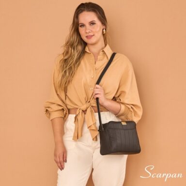 Bolsa Eloá em couro legítimo preta feminina transversal Scarpan