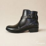 Bota feminina casual couro legítimo detalhe metalizado lateral Preta