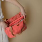 Bolsa Transversal Tote em Couro Maia - Vermelho c/ Caramelo - Imagem 4