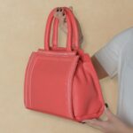 Bolsa Feminina Transversal de Couro Raika  - Vermelha Goiaba - Imagem 5