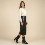 Bota Feminina de Couro Bico Fino e salto alto Preto - 990 - Imagem 3