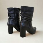 Bota Feminina de Couro Bico Fino e salto alto Preto - 990 - Imagem 5