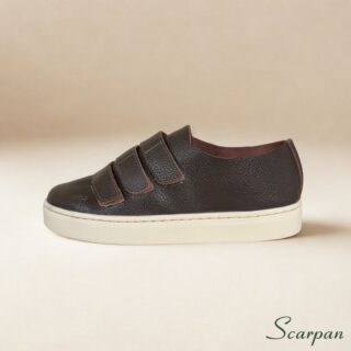 Tenis com velcro em Couro Café - 3017