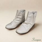 Par de botas da couro legítimo off White com acabamento enrugado elegante